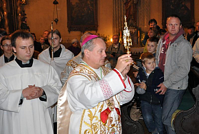 Biskup v Jaroměři uložil relikvii Jana Pavla II.