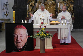 Setkání seniorů připomnělo arcibiskupa Otčenáška